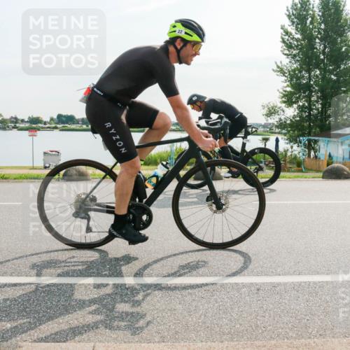 15.06.2025 - 27. Vierlanden-Triathlon H.Heesch http://msf.ph/oto/8018023 15.06.2025 09:23:04 Radfahren 22, 176 meine-sportfotos.de