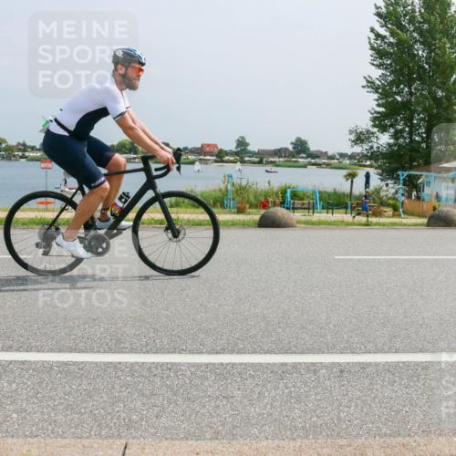 21.06.2025 - 27. Vierlanden-Triathlon H.Heesch http://msf.ph/oto/8018028 15.06.2025 12:00:04 Radfahren 776 meine-sportfotos.de