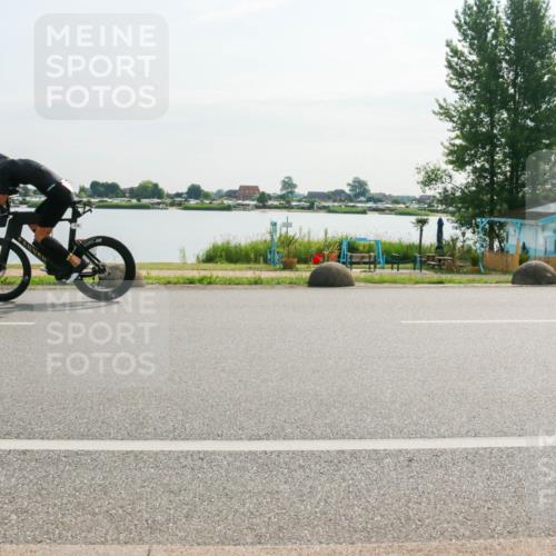 15.06.2025 - 27. Vierlanden-Triathlon H.Heesch http://msf.ph/oto/8018029 15.06.2025 09:23:05 Radfahren 22, 176 meine-sportfotos.de
