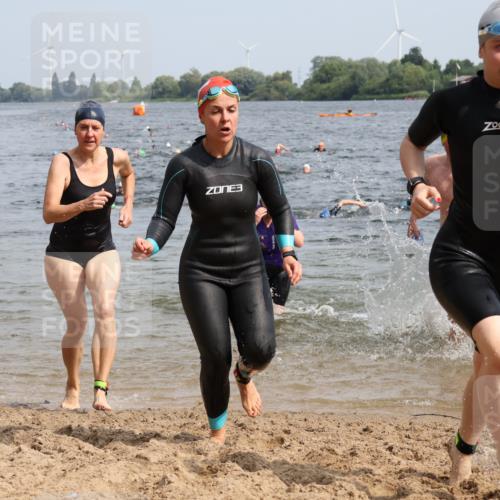 15.06.2025 - 27. Vierlanden-Triathlon Lena Gebhardt http://msf.ph/oto/8018030 15.06.2025 10:16:26 Schwimmen 477, 487, 491, 494, 499, 523, 526, 549, 574, 611, 614, 634 meine-sportfotos.de