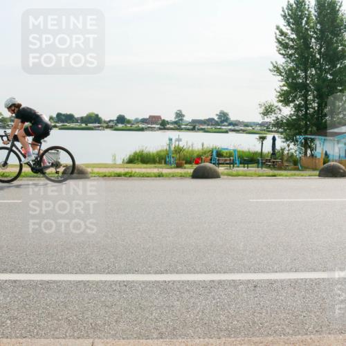 15.06.2025 - 27. Vierlanden-Triathlon H.Heesch http://msf.ph/oto/8018052 15.06.2025 09:23:23 Radfahren 198, 201 meine-sportfotos.de