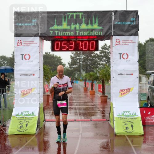 15.06.2025 - 7 Türme Triathlon Michael Strokosch http://msf.ph/oto/8018063 15.06.2025 15:37:00 Ziel 298, 339 meine-sportfotos.de