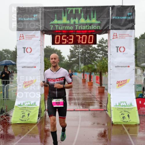 15.06.2025 - 7 Türme Triathlon Michael Strokosch http://msf.ph/oto/8018076 15.06.2025 15:37:00 Ziel 298, 339 meine-sportfotos.de