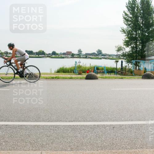 15.06.2025 - 27. Vierlanden-Triathlon H.Heesch http://msf.ph/oto/8018079 15.06.2025 09:23:25 Radfahren 198, 201 meine-sportfotos.de