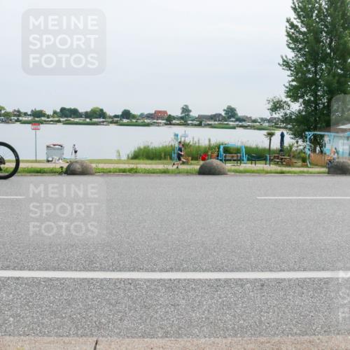 15.06.2025 - 27. Vierlanden-Triathlon H.Heesch http://msf.ph/oto/8018081 15.06.2025 11:14:29 Radfahren 19, 380, 663, 855 meine-sportfotos.de