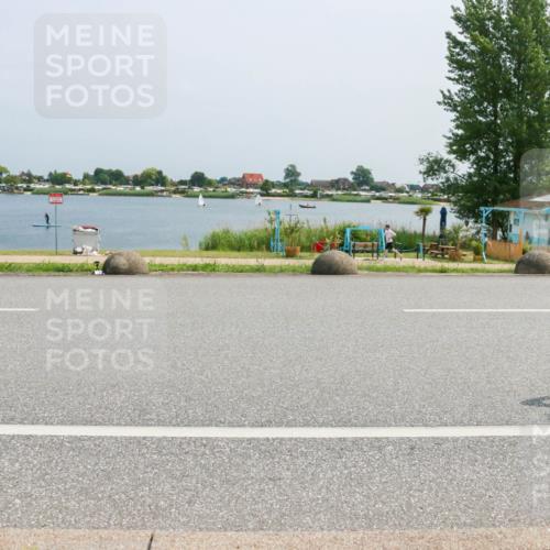 21.06.2025 - 27. Vierlanden-Triathlon H.Heesch http://msf.ph/oto/8018096 15.06.2025 12:00:10 Radfahren 825 meine-sportfotos.de