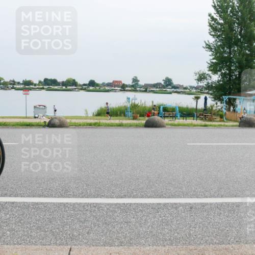 15.06.2025 - 27. Vierlanden-Triathlon H.Heesch http://msf.ph/oto/8018097 15.06.2025 11:14:30 Radfahren 19, 380, 663, 855 meine-sportfotos.de