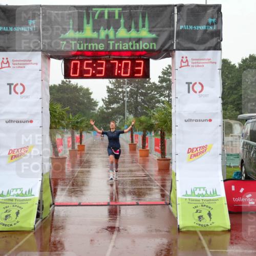 15.06.2025 - 7 Türme Triathlon Michael Strokosch http://msf.ph/oto/8018098 15.06.2025 15:37:03 Ziel 298, 339 meine-sportfotos.de