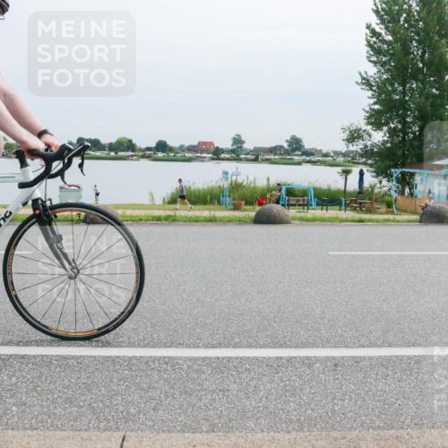 15.06.2025 - 27. Vierlanden-Triathlon H.Heesch http://msf.ph/oto/8018100 15.06.2025 11:14:30 Radfahren 19, 380, 663, 855 meine-sportfotos.de