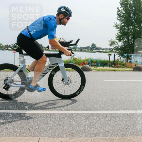 15.06.2025 - 27. Vierlanden-Triathlon H.Heesch http://msf.ph/oto/8018107 15.06.2025 10:15:39 Radfahren 27, 36, 378, 440 meine-sportfotos.de