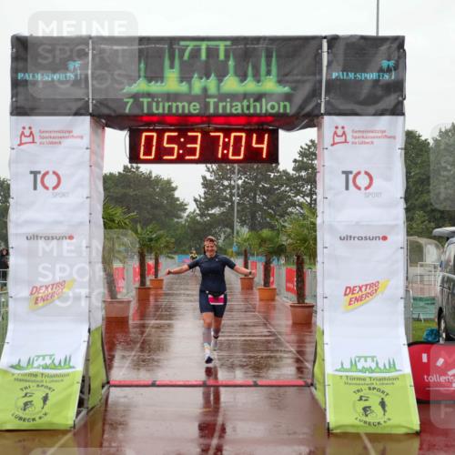 15.06.2025 - 7 Türme Triathlon Michael Strokosch http://msf.ph/oto/8018116 15.06.2025 15:37:03 Ziel 298, 339 meine-sportfotos.de