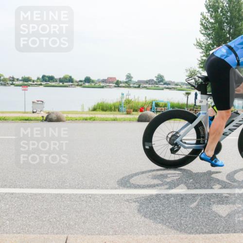 15.06.2025 - 27. Vierlanden-Triathlon H.Heesch http://msf.ph/oto/8018118 15.06.2025 10:15:39 Radfahren 27, 36, 378, 440 meine-sportfotos.de