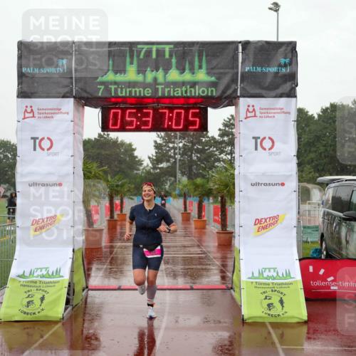 15.06.2025 - 7 Türme Triathlon Michael Strokosch http://msf.ph/oto/8018154 15.06.2025 15:37:05 Ziel 298, 339 meine-sportfotos.de