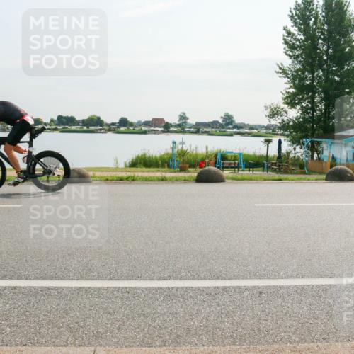 15.06.2025 - 27. Vierlanden-Triathlon H.Heesch http://msf.ph/oto/8018159 15.06.2025 09:24:19 Radfahren 9 meine-sportfotos.de