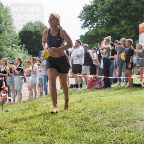15.06.2025 - 27. Vierlanden-Triathlon KatJ http://msf.ph/oto/8018166 15.06.2025 10:17:25 Schwimmen 529, 575, 581, 582, 584, 594 meine-sportfotos.de