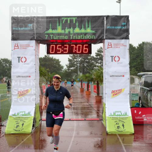 15.06.2025 - 7 Türme Triathlon Michael Strokosch http://msf.ph/oto/8018170 15.06.2025 15:37:05 Ziel 298, 339 meine-sportfotos.de