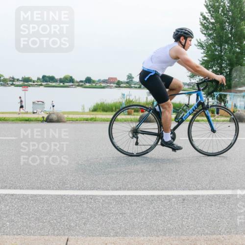 15.06.2025 - 27. Vierlanden-Triathlon H.Heesch http://msf.ph/oto/8018185 15.06.2025 11:14:33 Radfahren 19, 209, 663, 831, 855 meine-sportfotos.de