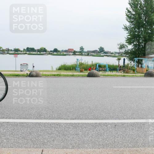 15.06.2025 - 27. Vierlanden-Triathlon H.Heesch http://msf.ph/oto/8018192 15.06.2025 11:14:36 Radfahren 19, 209, 663, 831 meine-sportfotos.de