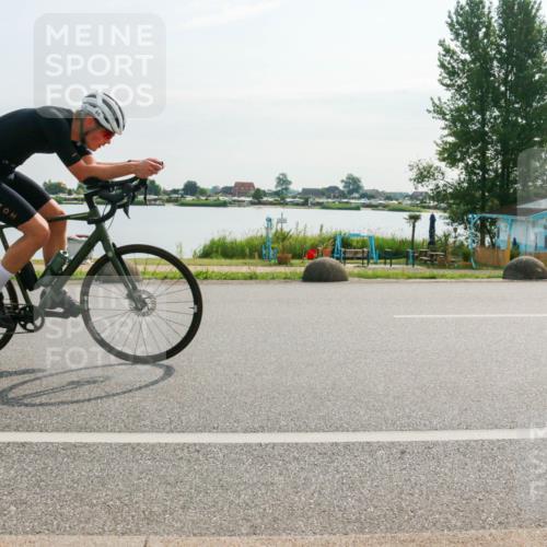 15.06.2025 - 27. Vierlanden-Triathlon H.Heesch http://msf.ph/oto/8018193 15.06.2025 09:24:43 Radfahren 65, 160 meine-sportfotos.de
