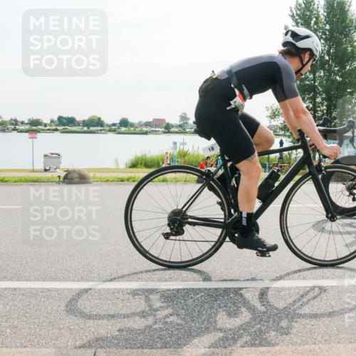 15.06.2025 - 27. Vierlanden-Triathlon H.Heesch http://msf.ph/oto/8018212 15.06.2025 09:25:51 Radfahren 18, 106, 215 meine-sportfotos.de