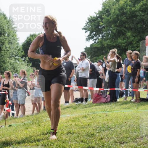 15.06.2025 - 27. Vierlanden-Triathlon KatJ http://msf.ph/oto/8018221 15.06.2025 10:17:25 Schwimmen 529, 575, 581, 582, 584, 594 meine-sportfotos.de