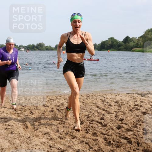 15.06.2025 - 27. Vierlanden-Triathlon Lena Gebhardt http://msf.ph/oto/8018225 15.06.2025 10:16:31 Schwimmen 477, 487, 491, 494, 499, 526, 549, 574, 614, 634 meine-sportfotos.de