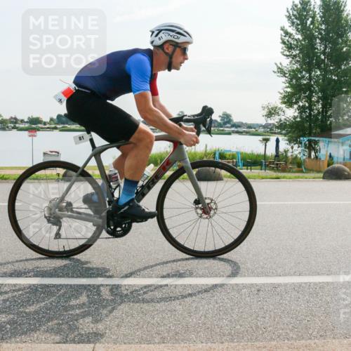 15.06.2025 - 27. Vierlanden-Triathlon H.Heesch http://msf.ph/oto/8018236 15.06.2025 09:26:35 Radfahren 81, 84 meine-sportfotos.de