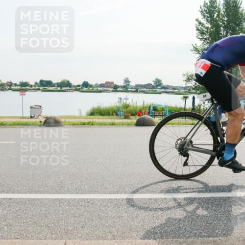 15.06.2025 - 27. Vierlanden-Triathlon H.Heesch http://msf.ph/oto/8018237 15.06.2025 09:26:35 Radfahren 81, 84 meine-sportfotos.de