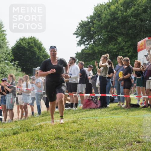 15.06.2025 - 27. Vierlanden-Triathlon KatJ http://msf.ph/oto/8018239 15.06.2025 10:17:27 Schwimmen 529, 575, 581, 582, 584, 594 meine-sportfotos.de