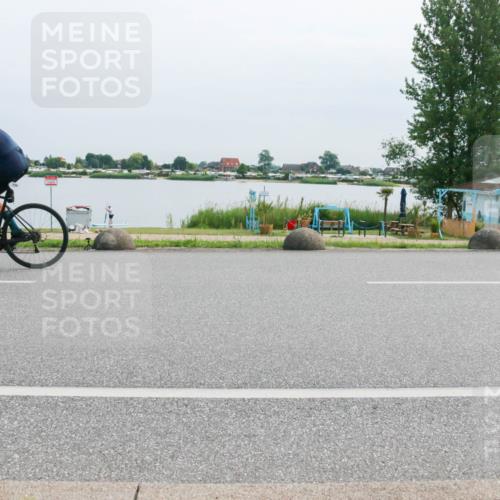 15.06.2025 - 27. Vierlanden-Triathlon H.Heesch http://msf.ph/oto/8018250 15.06.2025 11:14:54 Radfahren 739 meine-sportfotos.de