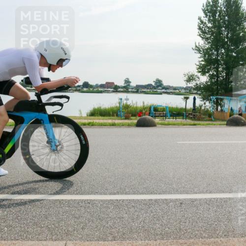 15.06.2025 - 27. Vierlanden-Triathlon H.Heesch http://msf.ph/oto/8018251 15.06.2025 09:27:15 Radfahren 74, 97, 102 meine-sportfotos.de