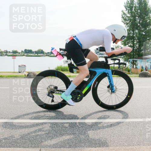 15.06.2025 - 27. Vierlanden-Triathlon H.Heesch http://msf.ph/oto/8018255 15.06.2025 09:27:15 Radfahren 74, 97, 102 meine-sportfotos.de