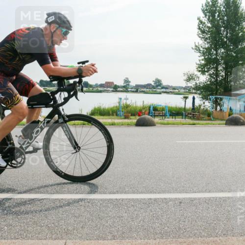 15.06.2025 - 27. Vierlanden-Triathlon H.Heesch http://msf.ph/oto/8018259 15.06.2025 09:27:32 Radfahren 130, 147, 150 meine-sportfotos.de