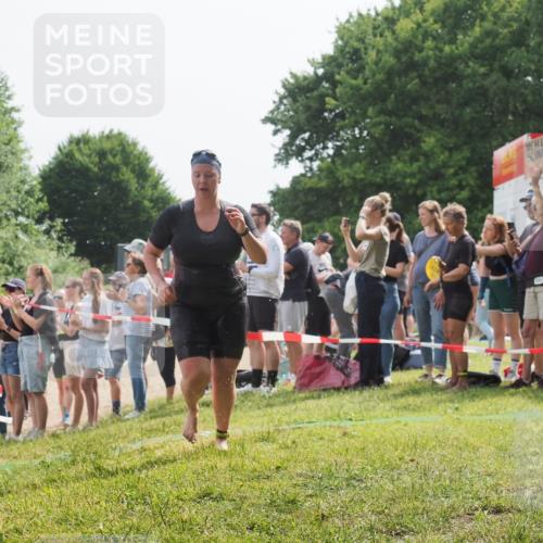 15.06.2025 - 27. Vierlanden-Triathlon KatJ http://msf.ph/oto/8018260 15.06.2025 10:17:28 Schwimmen 529, 575, 581, 582, 584, 594 meine-sportfotos.de