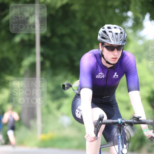 15.06.2025 - 7 Türme Triathlon Yannick Fuchs http://msf.ph/oto/8018261 15.06.2025 13:31:22 Radfahren 741, 859 meine-sportfotos.de