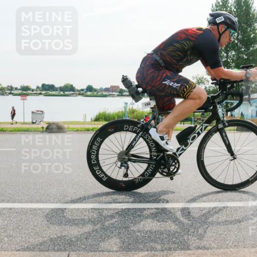 15.06.2025 - 27. Vierlanden-Triathlon H.Heesch http://msf.ph/oto/8018266 15.06.2025 09:27:32 Radfahren 130, 147, 150 meine-sportfotos.de