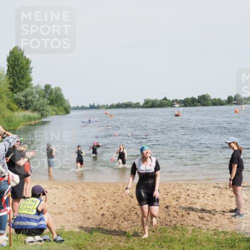 21.06.2025 - 27. Vierlanden-Triathlon MichiJ http://msf.ph/oto/8018278 15.06.2026 10:18:27 Schwimmen 495, 533, 535, 621, 628 meine-sportfotos.de