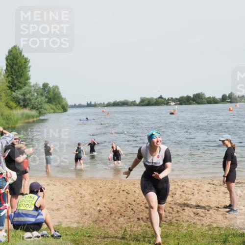 21.06.2025 - 27. Vierlanden-Triathlon MichiJ http://msf.ph/oto/8018282 15.06.2026 10:18:27 Schwimmen 495, 533, 535, 621, 628 meine-sportfotos.de