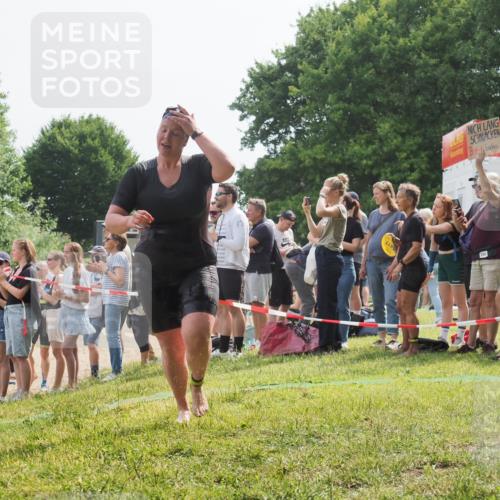 15.06.2025 - 27. Vierlanden-Triathlon KatJ http://msf.ph/oto/8018287 15.06.2025 10:17:28 Schwimmen 529, 575, 581, 582, 584, 594 meine-sportfotos.de