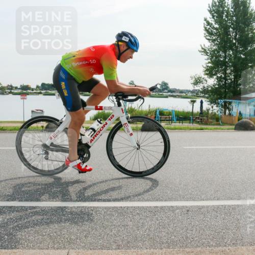 15.06.2025 - 27. Vierlanden-Triathlon H.Heesch http://msf.ph/oto/8018309 15.06.2025 09:28:54 Radfahren 172, 183, 233 meine-sportfotos.de