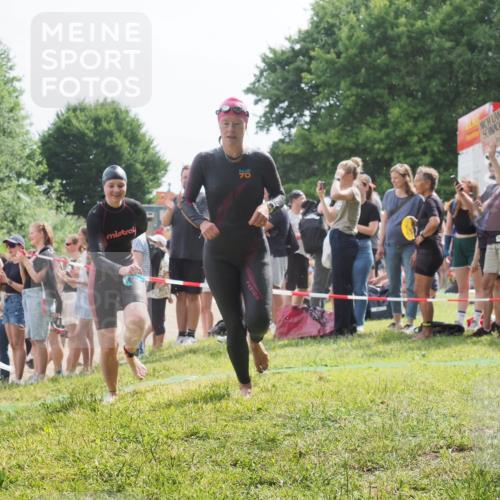 15.06.2025 - 27. Vierlanden-Triathlon KatJ http://msf.ph/oto/8018311 15.06.2025 10:17:32 Schwimmen 485, 488, 492, 519, 529, 532, 557, 572, 582, 584, 588, 594, 626 meine-sportfotos.de