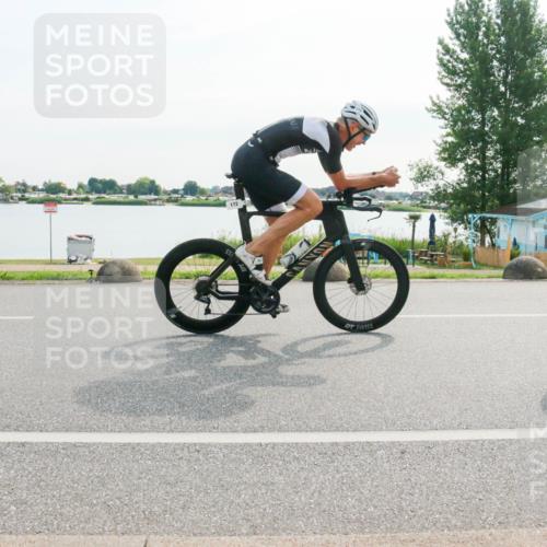 15.06.2025 - 27. Vierlanden-Triathlon H.Heesch http://msf.ph/oto/8018316 15.06.2025 09:28:55 Radfahren 172, 183, 233 meine-sportfotos.de