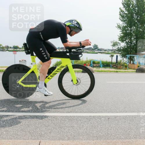 15.06.2025 - 27. Vierlanden-Triathlon H.Heesch http://msf.ph/oto/8018320 15.06.2025 10:17:33 Radfahren 60, 86 meine-sportfotos.de