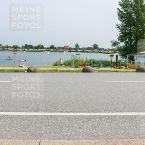 21.06.2025 - 27. Vierlanden-Triathlon H.Heesch http://msf.ph/oto/8018326 15.06.2025 12:00:12 Radfahren 785, 825 meine-sportfotos.de