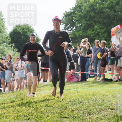 15.06.2025 - 27. Vierlanden-Triathlon KatJ http://msf.ph/oto/8018330 15.06.2025 10:17:32 Schwimmen 485, 488, 492, 519, 529, 532, 557, 572, 582, 584, 588, 594, 626 meine-sportfotos.de
