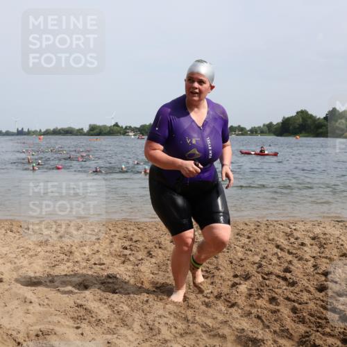 15.06.2025 - 27. Vierlanden-Triathlon Lena Gebhardt http://msf.ph/oto/8018333 15.06.2025 10:16:32 Schwimmen 487, 491, 494, 499, 526, 549, 574, 614, 634 meine-sportfotos.de