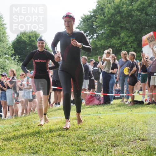 15.06.2025 - 27. Vierlanden-Triathlon KatJ http://msf.ph/oto/8018334 15.06.2025 10:17:33 Schwimmen 485, 488, 492, 519, 529, 532, 557, 562, 572, 582, 584, 588, 594, 626 meine-sportfotos.de