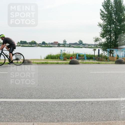 15.06.2025 - 27. Vierlanden-Triathlon H.Heesch http://msf.ph/oto/8018335 15.06.2025 09:29:14 Radfahren 22 meine-sportfotos.de