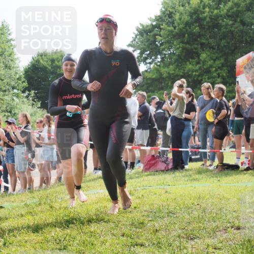 15.06.2025 - 27. Vierlanden-Triathlon KatJ http://msf.ph/oto/8018341 15.06.2025 10:17:33 Schwimmen 485, 488, 492, 519, 529, 532, 557, 562, 572, 582, 584, 588, 594, 626 meine-sportfotos.de