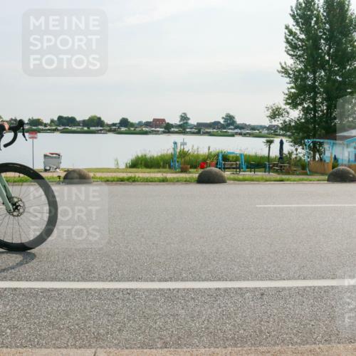 15.06.2025 - 27. Vierlanden-Triathlon H.Heesch http://msf.ph/oto/8018350 15.06.2025 09:29:34 Radfahren 23 meine-sportfotos.de